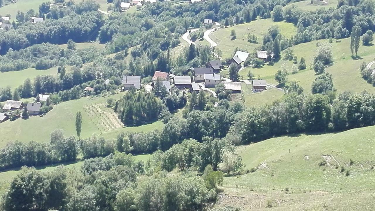 Bel Appartement Au Rez De Chaussee D'Un Chalet Jarrier Ngoại thất bức ảnh