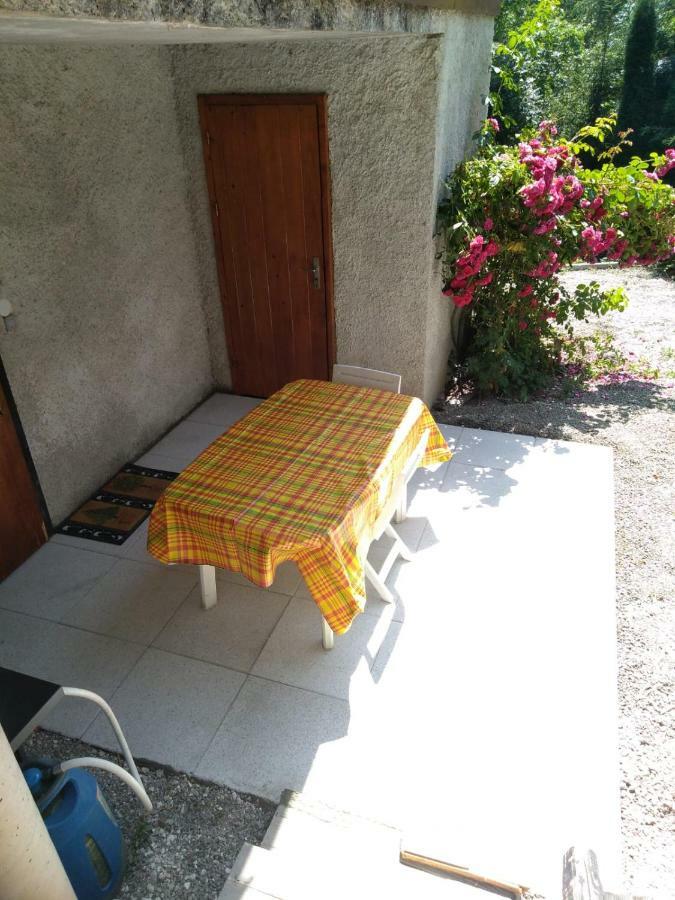 Bel Appartement Au Rez De Chaussee D'Un Chalet Jarrier Ngoại thất bức ảnh